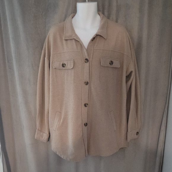Jackets & Blazers - XL Button-Front Shacket in Tan